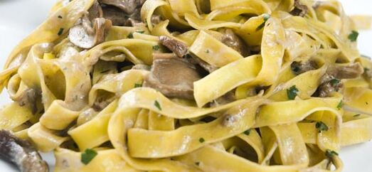 Tallarines con setas